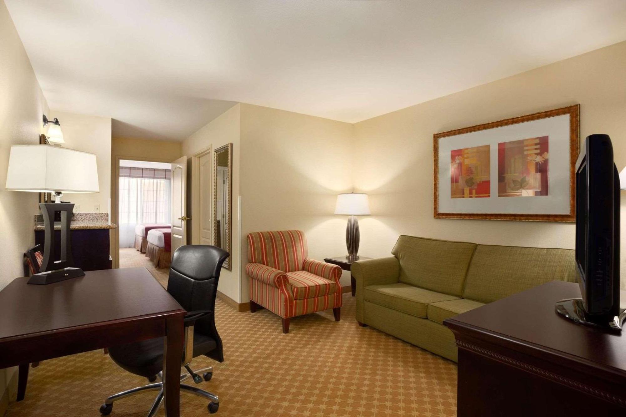 Country & By Radisson, At Meadowlands, Pa Hotel Washington