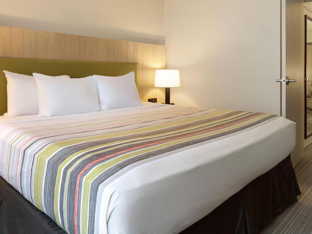 Country & By Radisson, At Meadowlands, Pa Hotel