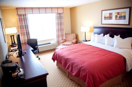 Hotel Country & By Radisson, At Meadowlands, Pa Washington